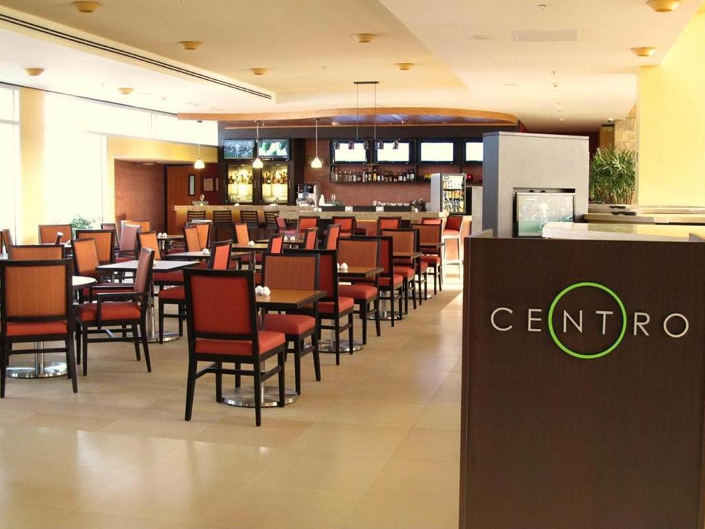 Courtyard By Marriott Leon At The Poliforum Exterior foto